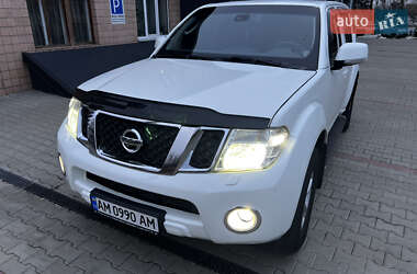 Внедорожник / Кроссовер Nissan Pathfinder 2011 в Малине