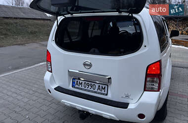 Внедорожник / Кроссовер Nissan Pathfinder 2011 в Малине