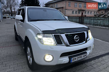 Внедорожник / Кроссовер Nissan Pathfinder 2011 в Малине