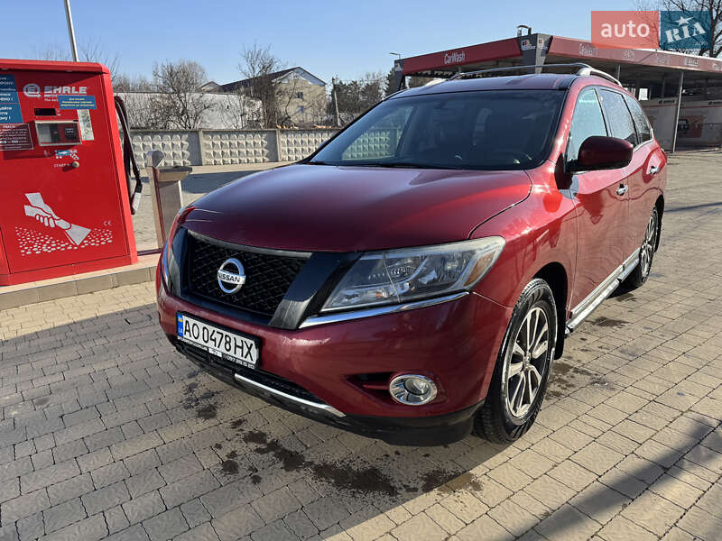 Внедорожник / Кроссовер Nissan Pathfinder 2016 в Ужгороде