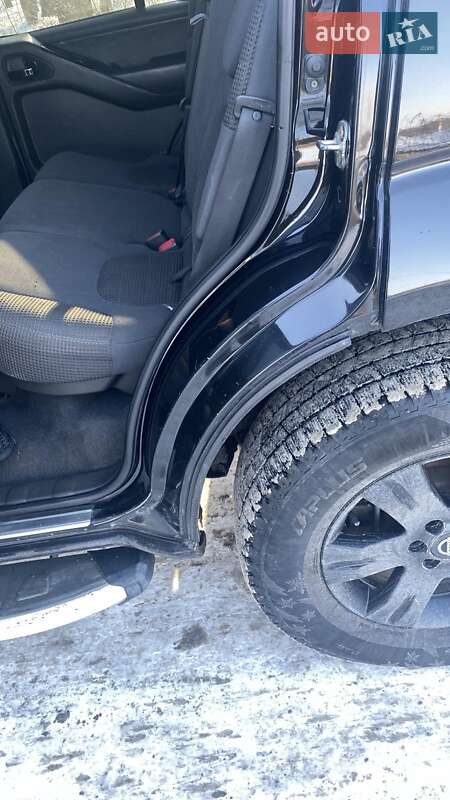 Позашляховик / Кросовер Nissan Pathfinder 2006 в Краснограді