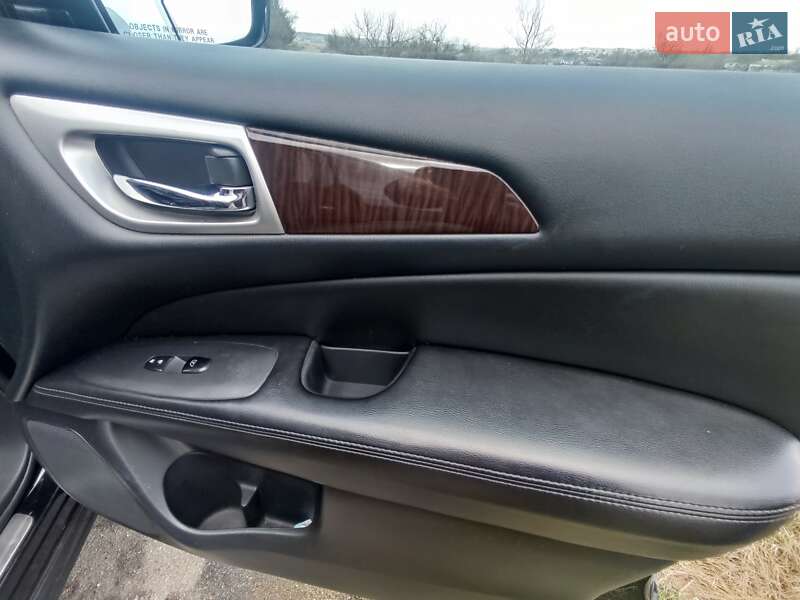 Позашляховик / Кросовер Nissan Pathfinder 2013 в Миколаєві