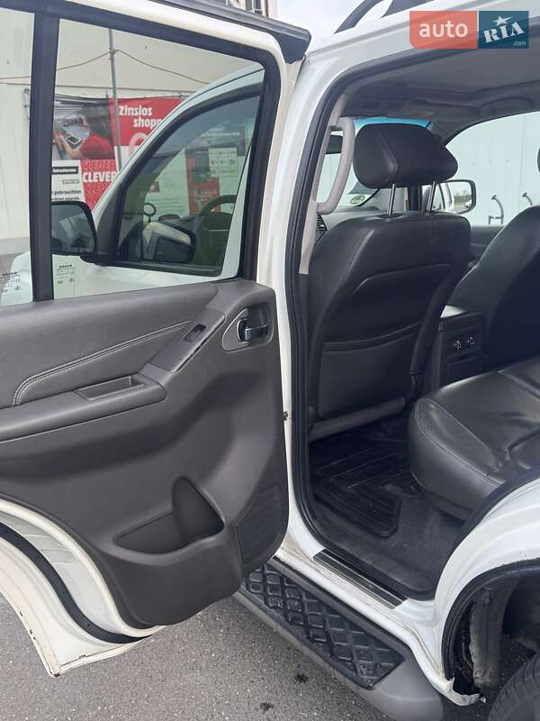 Внедорожник / Кроссовер Nissan Pathfinder 2010 в Борисполе