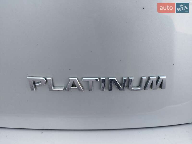 Позашляховик / Кросовер Nissan Pathfinder 2012 в Рівному