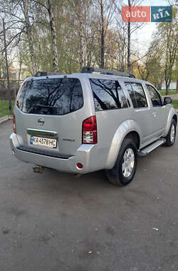 Внедорожник / Кроссовер Nissan Pathfinder 2005 в 