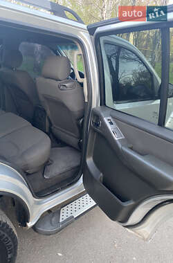 Внедорожник / Кроссовер Nissan Pathfinder 2005 в 
