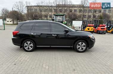 Позашляховик / Кросовер Nissan Pathfinder 2017 в 