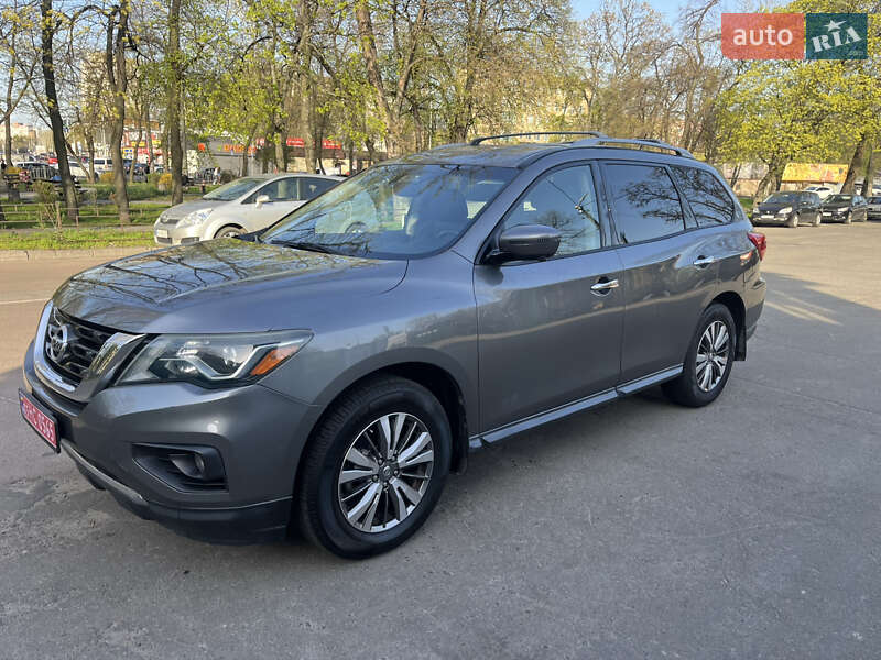 Внедорожник / Кроссовер Nissan Pathfinder 2018 в Киеве