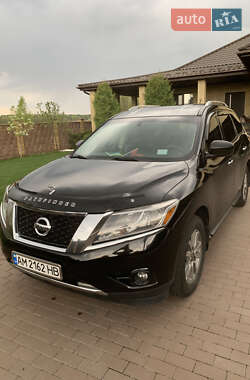 Внедорожник / Кроссовер Nissan Pathfinder 2014 в 
