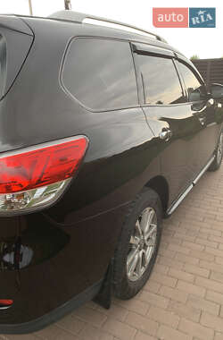 Внедорожник / Кроссовер Nissan Pathfinder 2014 в 