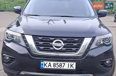 Внедорожник / Кроссовер Nissan Pathfinder 2016 в Киеве