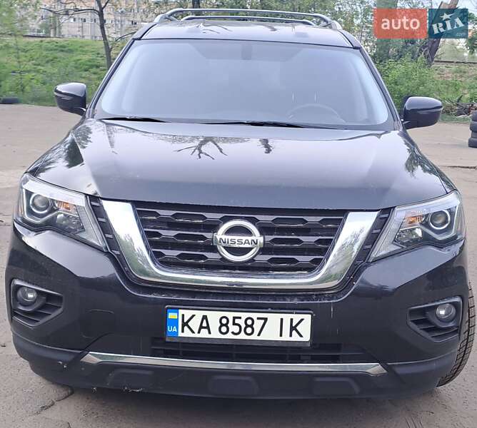 Внедорожник / Кроссовер Nissan Pathfinder 2016 в Киеве