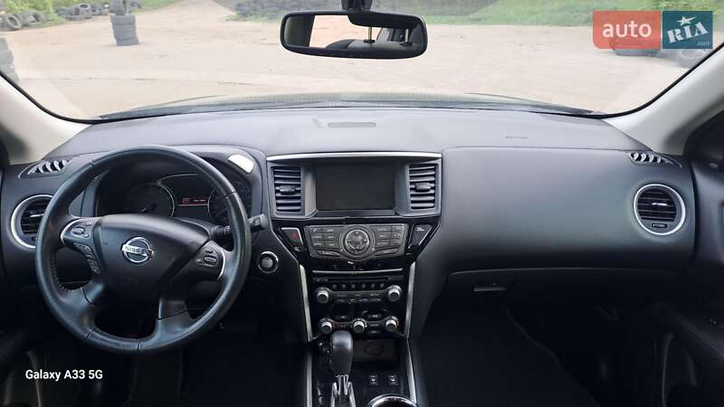 Внедорожник / Кроссовер Nissan Pathfinder 2016 в Киеве