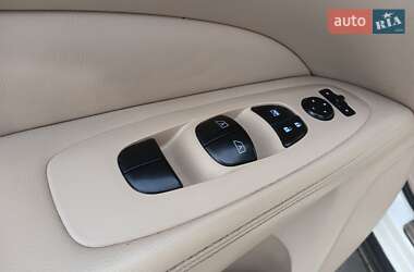 Внедорожник / Кроссовер Nissan Pathfinder 2012 в 