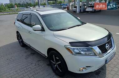 Внедорожник / Кроссовер Nissan Pathfinder 2012 в 