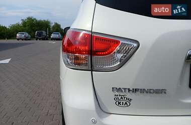 Внедорожник / Кроссовер Nissan Pathfinder 2012 в 
