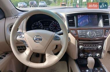 Внедорожник / Кроссовер Nissan Pathfinder 2012 в 