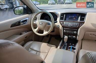 Внедорожник / Кроссовер Nissan Pathfinder 2012 в 