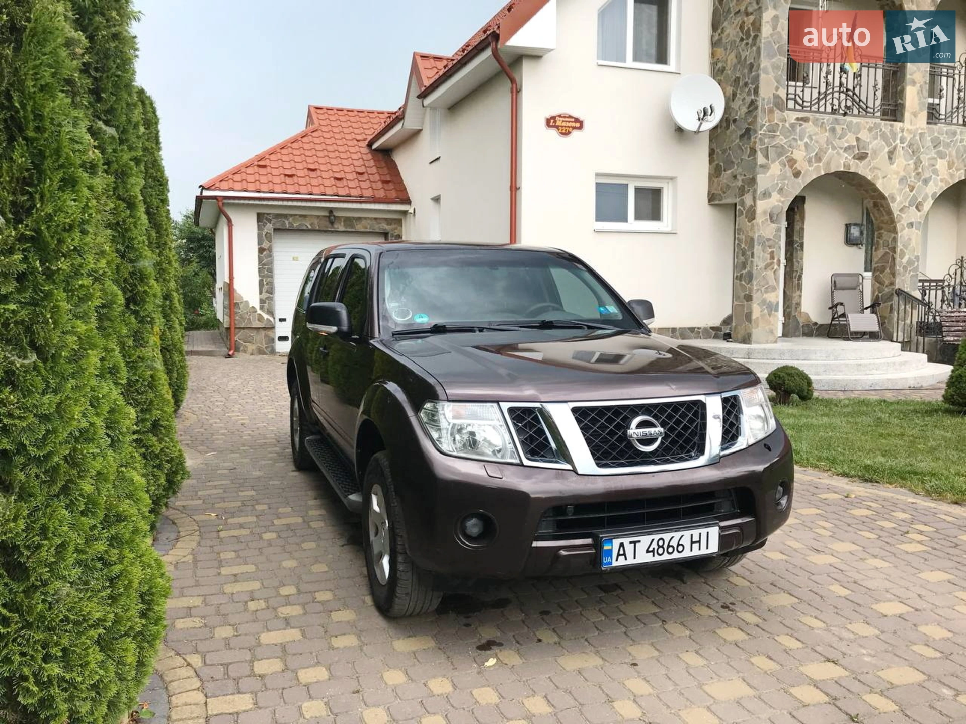 2010 Nissan Pathfinder - фото 1