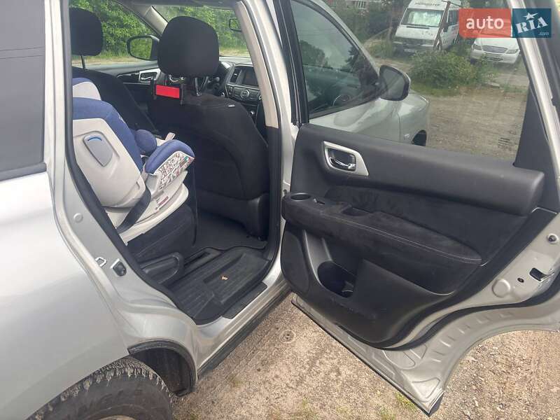Внедорожник / Кроссовер Nissan Pathfinder 2015 в Киеве фото 4 Внедорожник / Кроссовер Nissan Pathfinder 2015 в Киеве