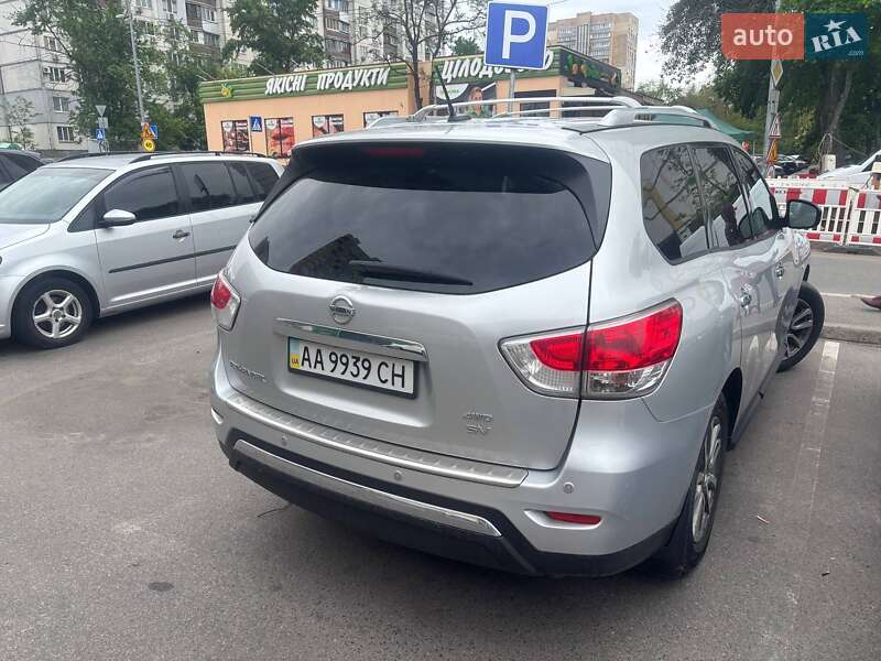 Внедорожник / Кроссовер Nissan Pathfinder 2015 в Киеве фото 5 Внедорожник / Кроссовер Nissan Pathfinder 2015 в Киеве