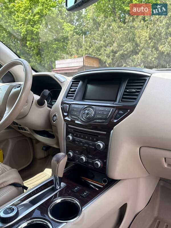 Внедорожник / Кроссовер Nissan Pathfinder 2012 в Одессе