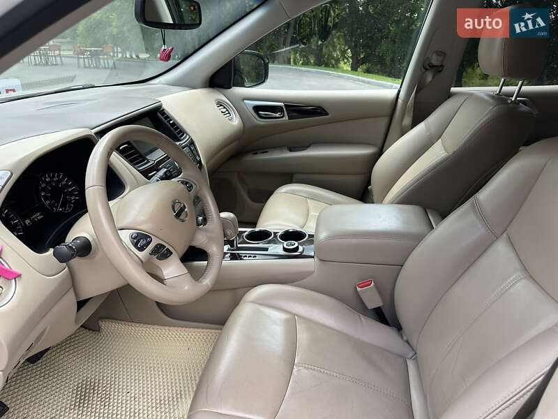 Позашляховик / Кросовер Nissan Pathfinder 2015 в Києві