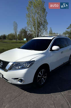 Внедорожник / Кроссовер Nissan Pathfinder 2016 в Днепре
