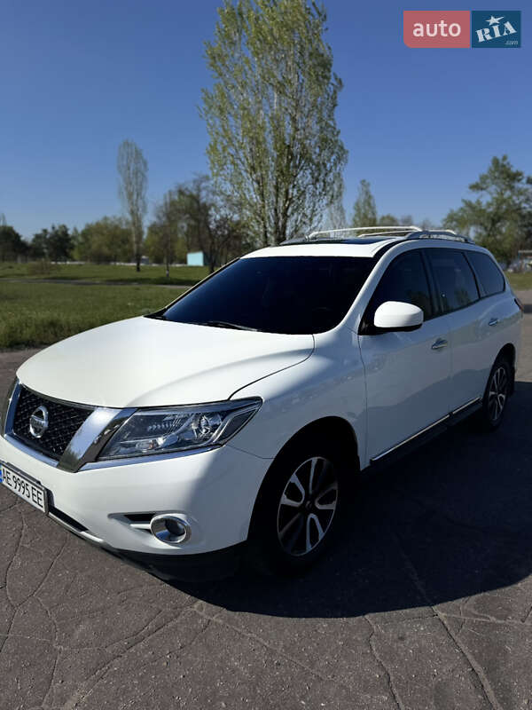 Внедорожник / Кроссовер Nissan Pathfinder 2016 в 