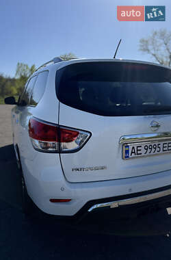 Внедорожник / Кроссовер Nissan Pathfinder 2016 в 