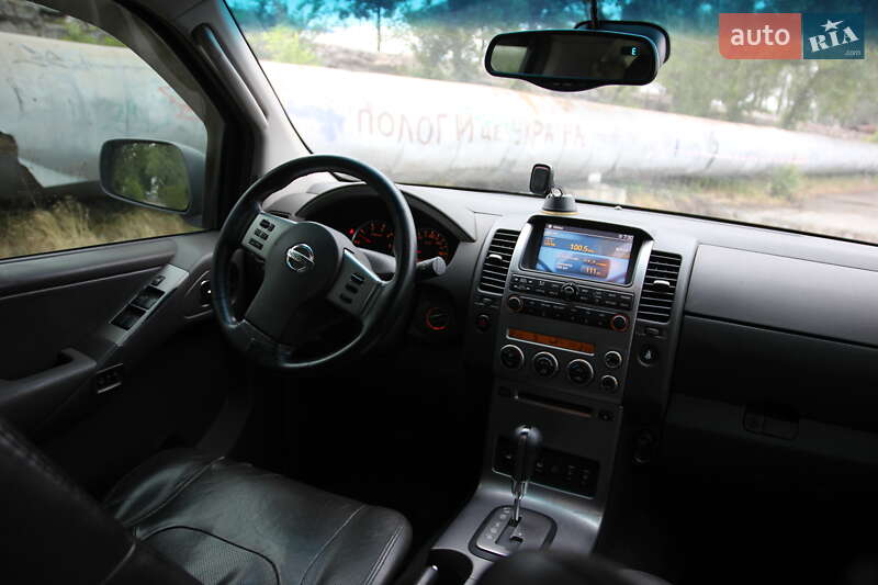 Внедорожник / Кроссовер Nissan Pathfinder 2005 в Днепре