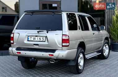 Позашляховик / Кросовер Nissan Pathfinder 1999 в 