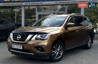 Внедорожник / Кроссовер Nissan Pathfinder 2016 в Днепре