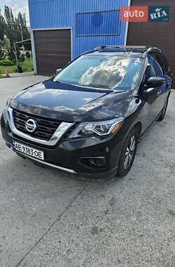 Позашляховик / Кросовер Nissan Pathfinder 2017 в 