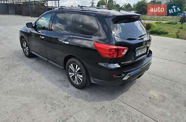 Позашляховик / Кросовер Nissan Pathfinder 2017 в 