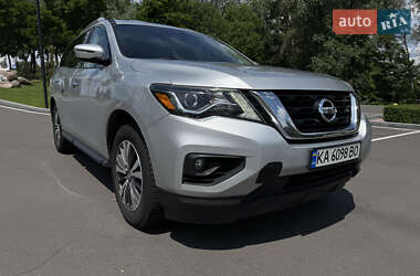 Внедорожник / Кроссовер Nissan Pathfinder 2017 в Киеве