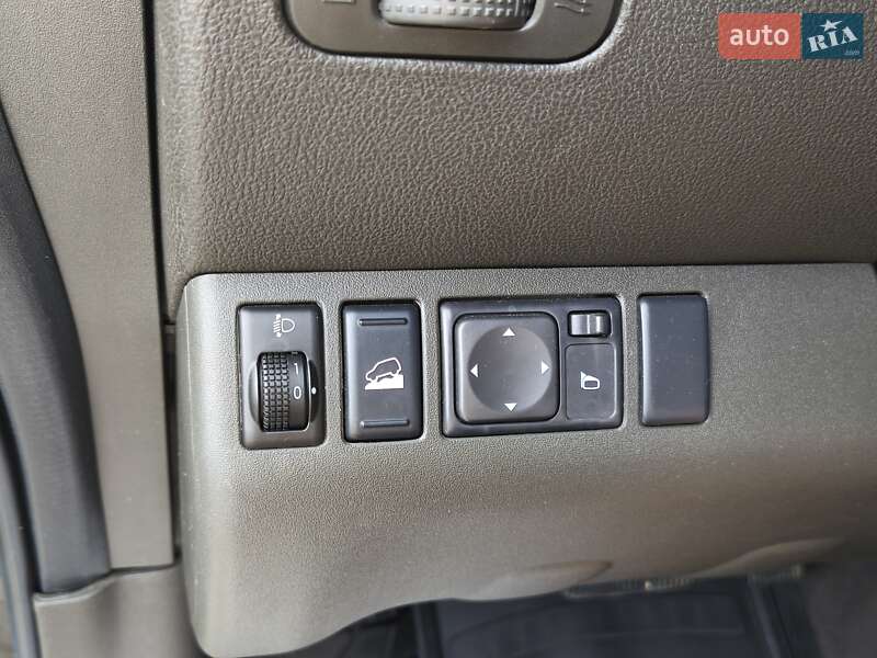 Позашляховик / Кросовер Nissan Pathfinder 2012 в Дніпрі