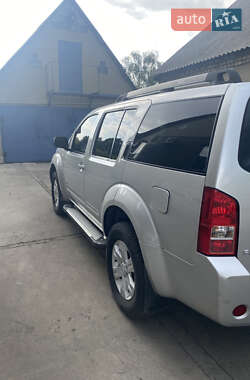 Внедорожник / Кроссовер Nissan Pathfinder 2005 в 