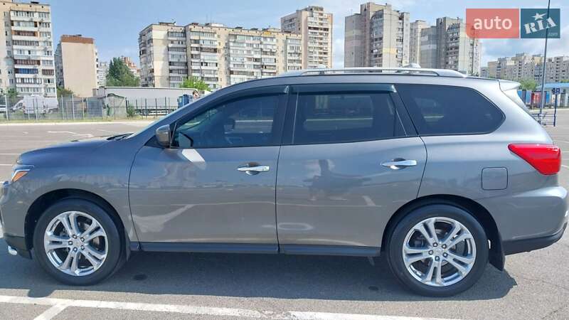 Позашляховик / Кросовер Nissan Pathfinder 2018 в Києві