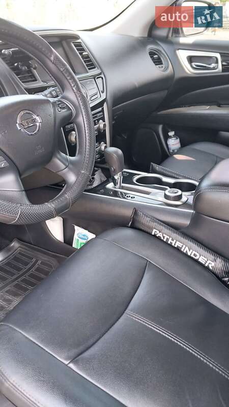 Позашляховик / Кросовер Nissan Pathfinder 2018 в Києві