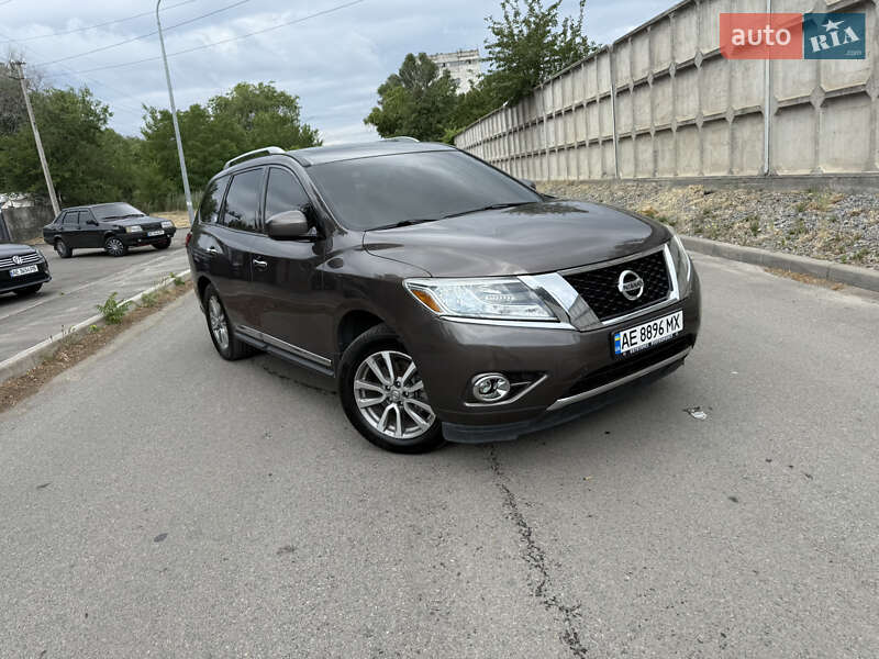 Позашляховик / Кросовер Nissan Pathfinder 2016 в Дніпрі