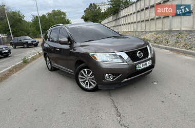 Позашляховик / Кросовер Nissan Pathfinder 2016 в 