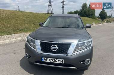 Позашляховик / Кросовер Nissan Pathfinder 2015 в Дніпрі