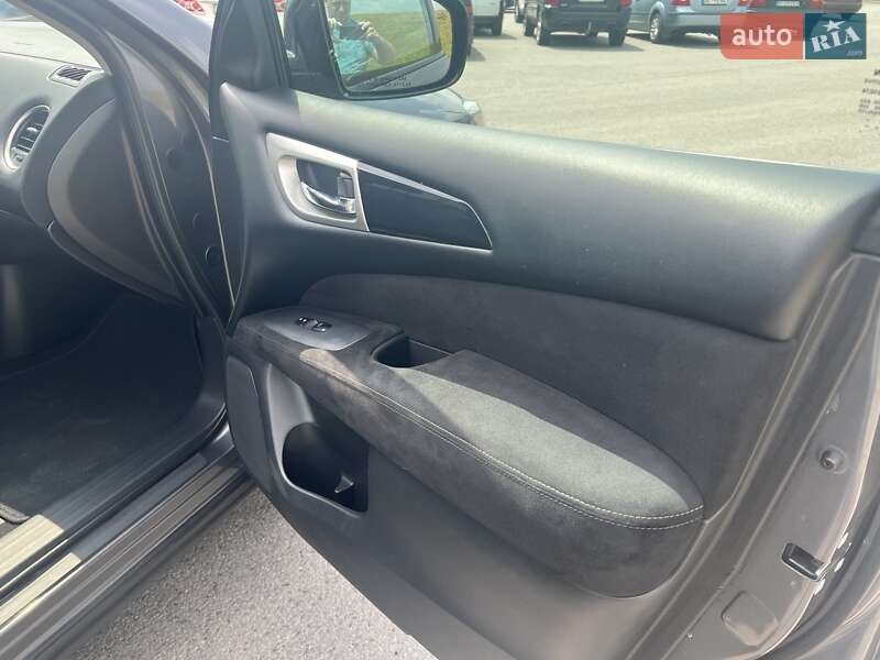 Позашляховик / Кросовер Nissan Pathfinder 2015 в Дніпрі фото 23 Позашляховик / Кросовер Nissan Pathfinder 2015 в Дніпрі