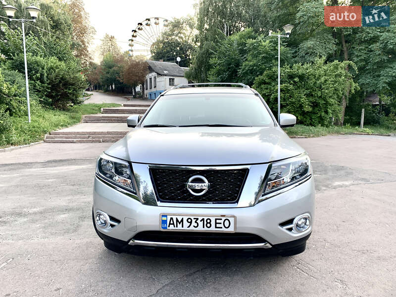 Позашляховик / Кросовер Nissan Pathfinder 2014 в Житомирі