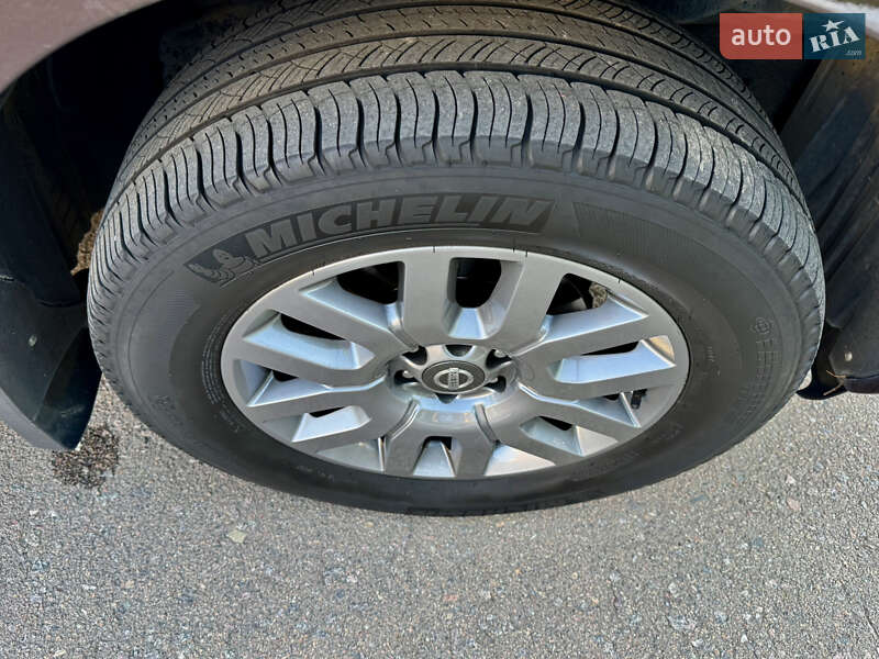 Внедорожник / Кроссовер Nissan Pathfinder 2011 в Ровно