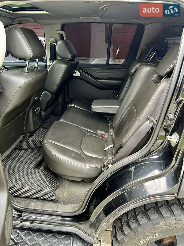 Внедорожник / Кроссовер Nissan Pathfinder 2007 в Виннице