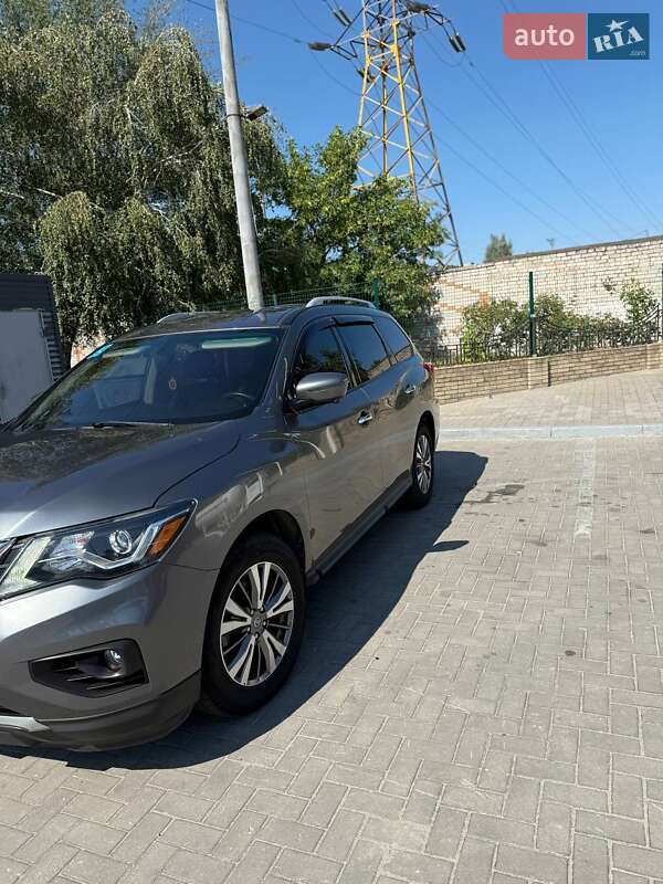 Внедорожник / Кроссовер Nissan Pathfinder 2019 в Днепре
