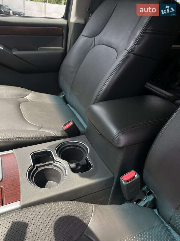 Позашляховик / Кросовер Nissan Pathfinder 2012 в Києві