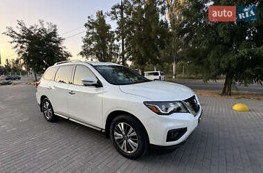 Позашляховик / Кросовер Nissan Pathfinder 2016 в Кам'янському